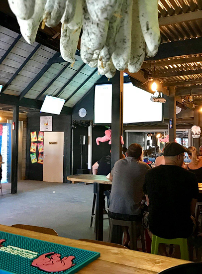 Lieu convial pour se retrouver autour d'une bière artisanale à Saint Sulpice la Pointe proche de Gaillac et Rabastens (81)