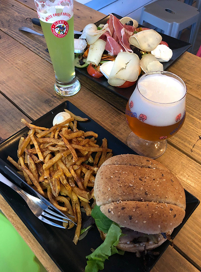 Déguster nos Burgers Frites maison à Sulpice la Pointe - 81